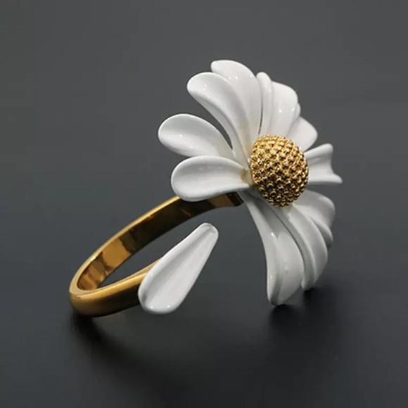 “Pick Me” Daisy Flower Boho Unique Spring Ring - Picture 5 of 10